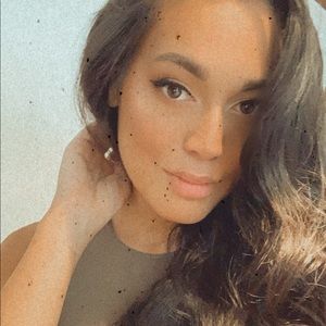 Meet your Posher, Ariana